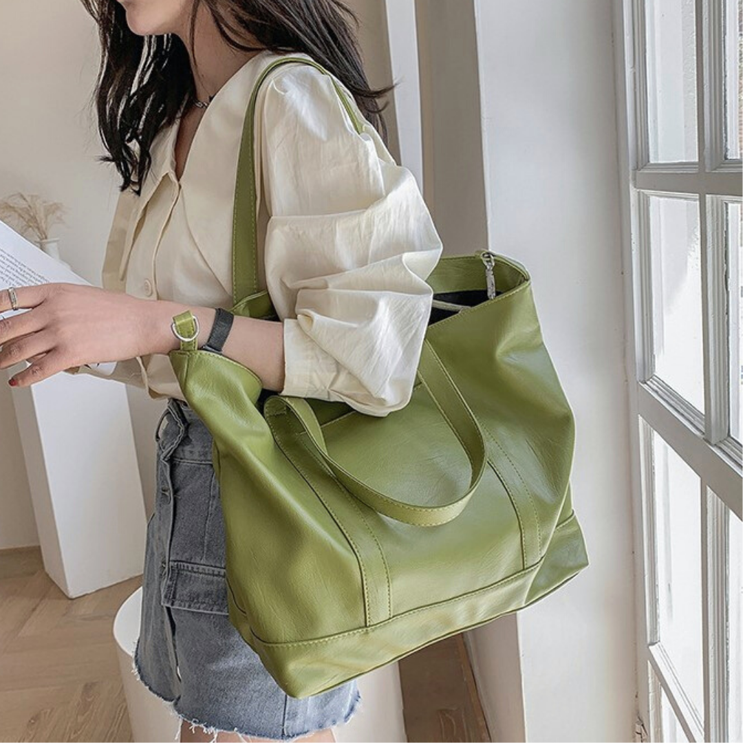 Jolya tote with key hook