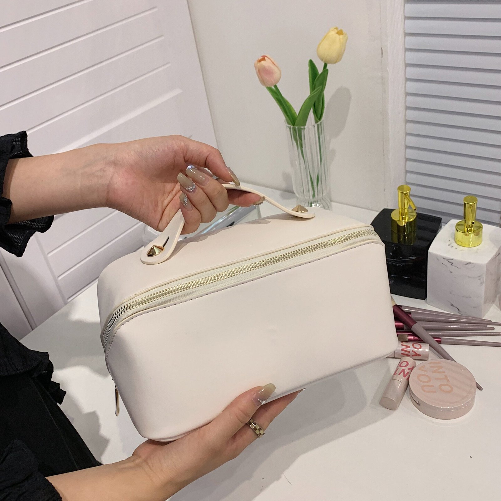 portable makeup pouch