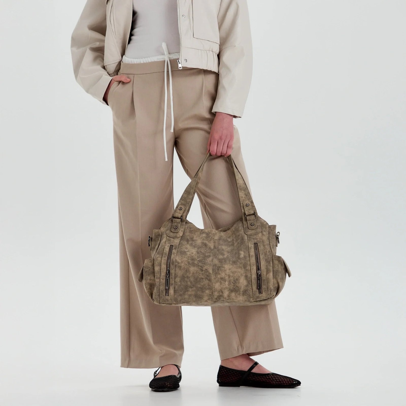 spacious Launa design