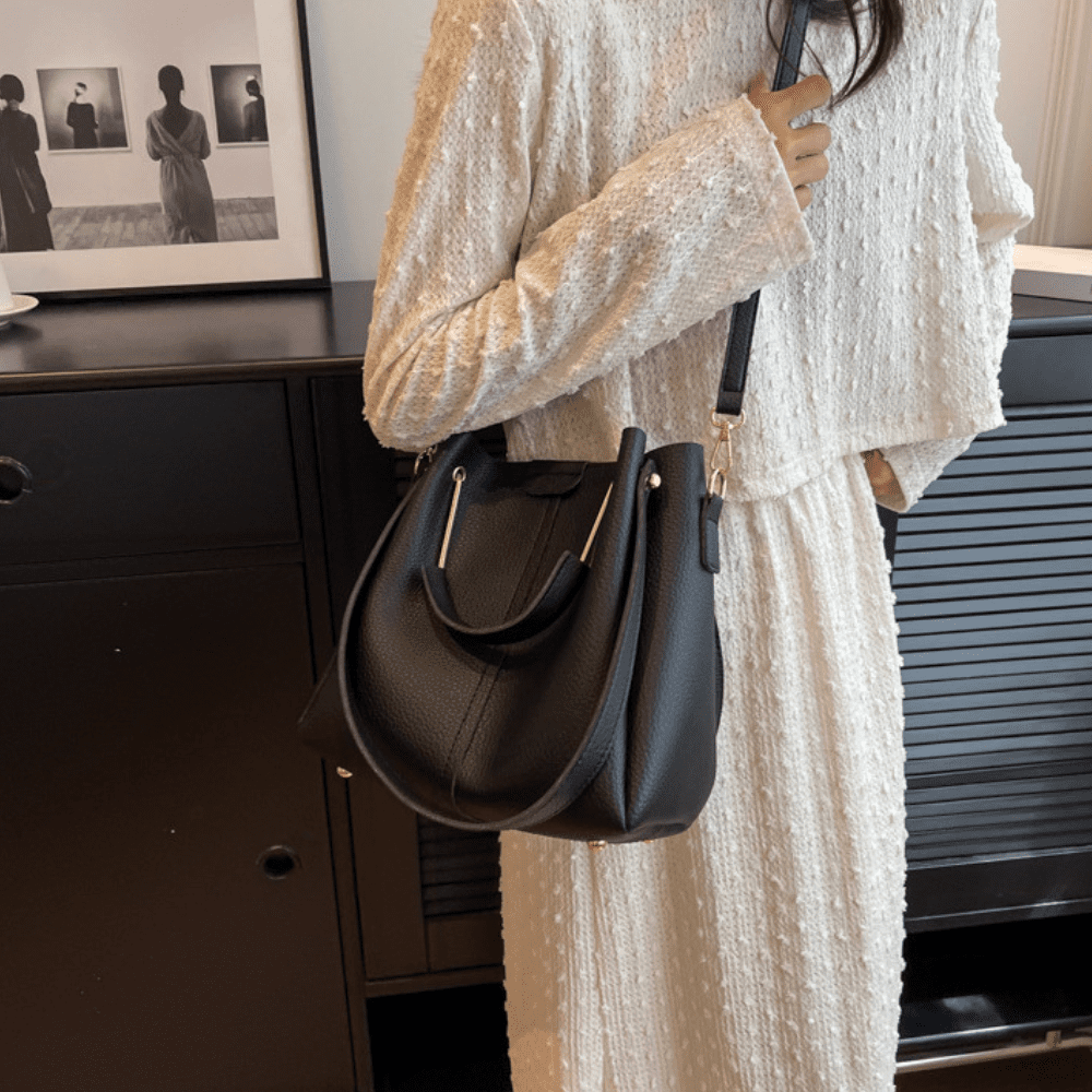 Elyna Shoulder Bag elegance