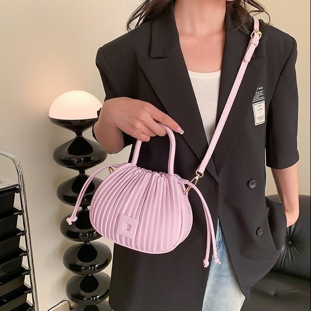 Leather Bag & Co Orleá wide opening